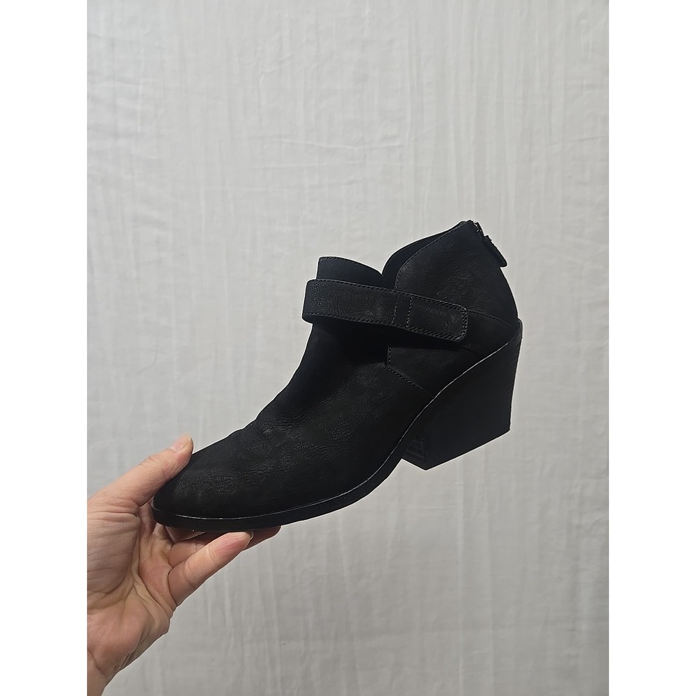 Eileen Fisher Ives Tumbled Bootie size 7.5 black Leather 3 In Square Heel Zipper